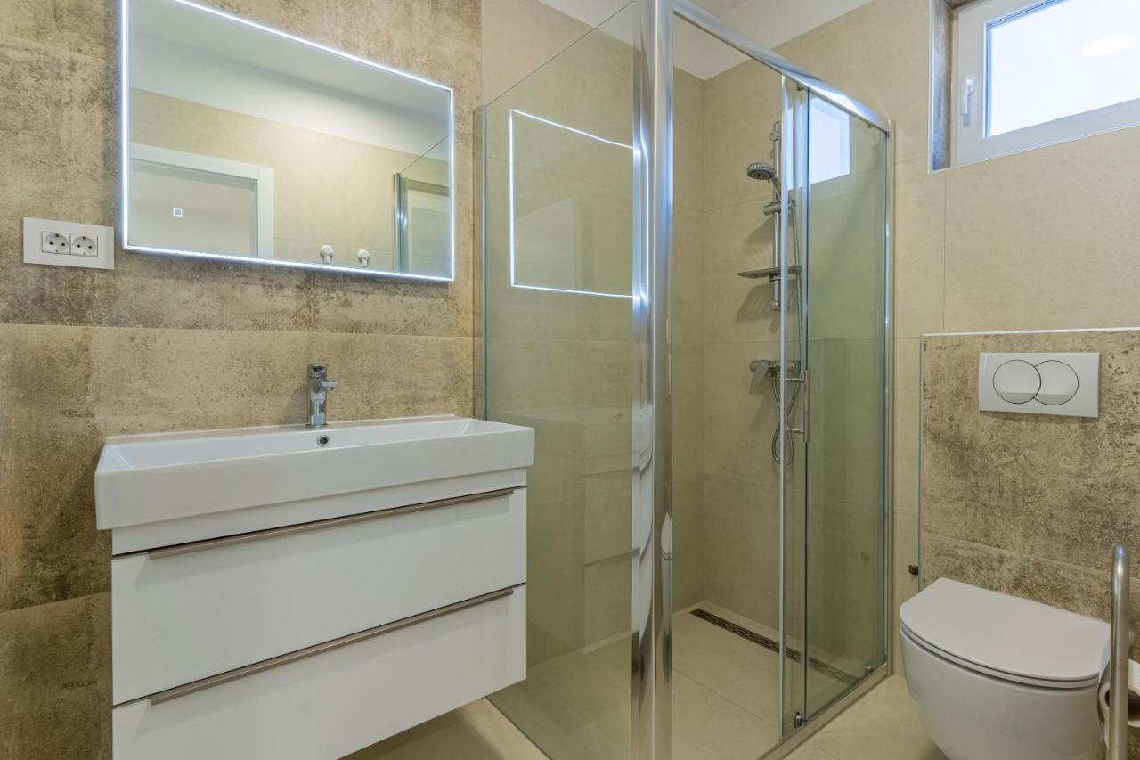 Apartman Vischetti Cres Exterior foto